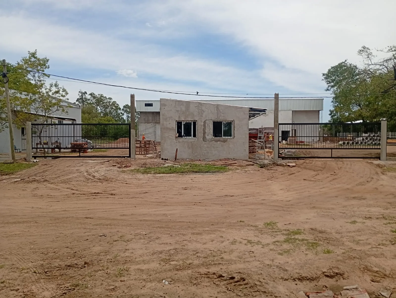 Frente en ejecución de Faena Industrial Ituzaingó