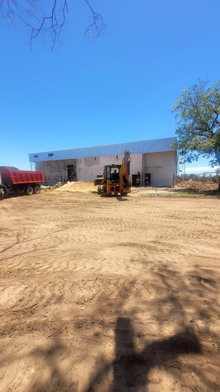 Galpón en ejecución de Faena Industrial Ituzaingó